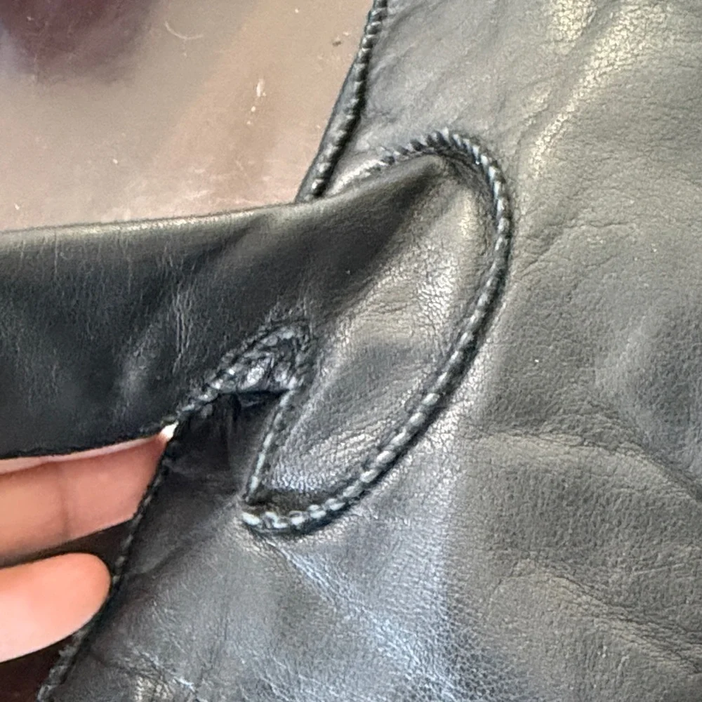 Vintage Women’s Black Leather Gloves  with plush lining ✨Medium